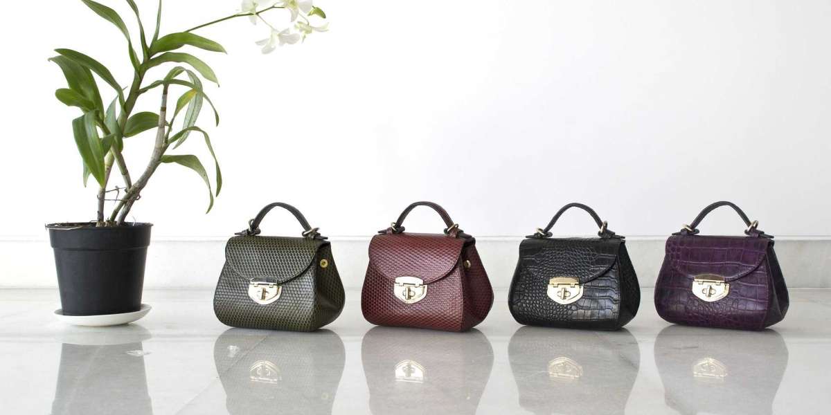 The Benefits of Choosing Rolltop Backpack Wholesalers